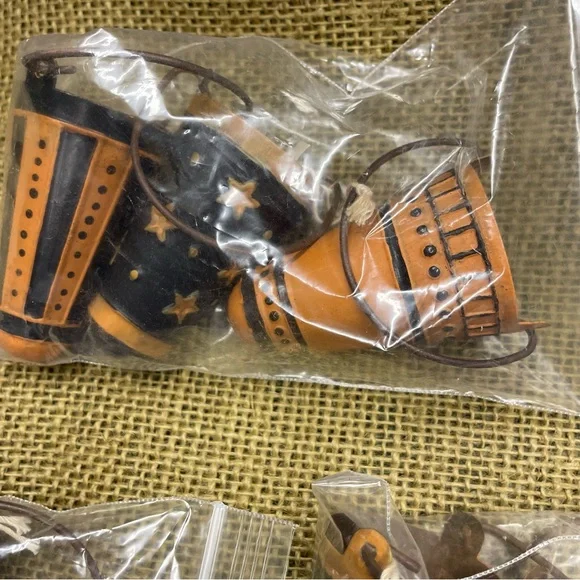 🎃 Halloween Party Favors, Set of 12, metal with handle, can hold treat. - Picture 8 of 10
